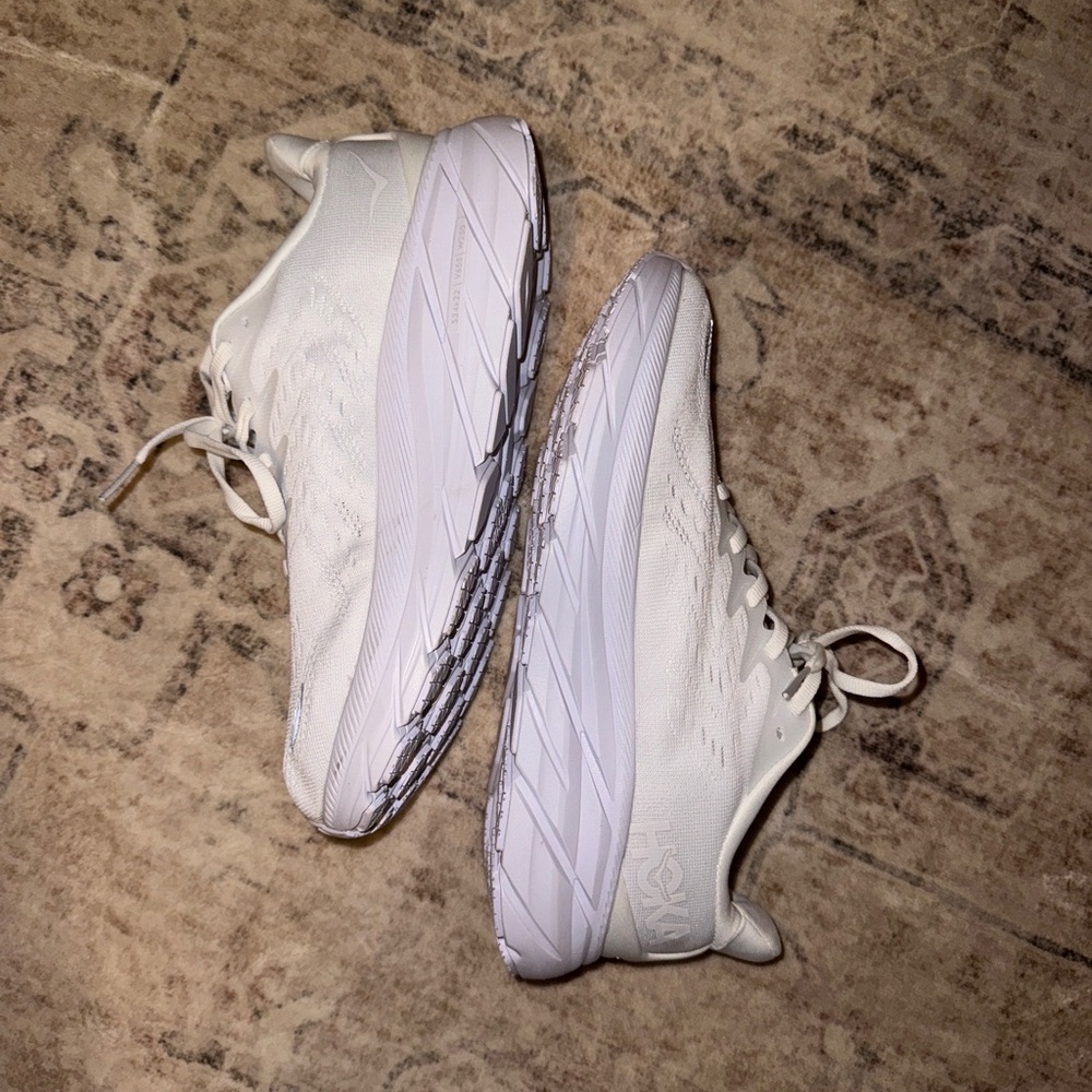 HOKA Clifton 8